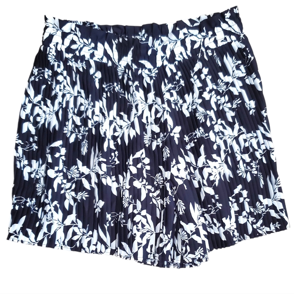 Ann Taylor Pleated Shorts/ Skorts Black White|Size:2